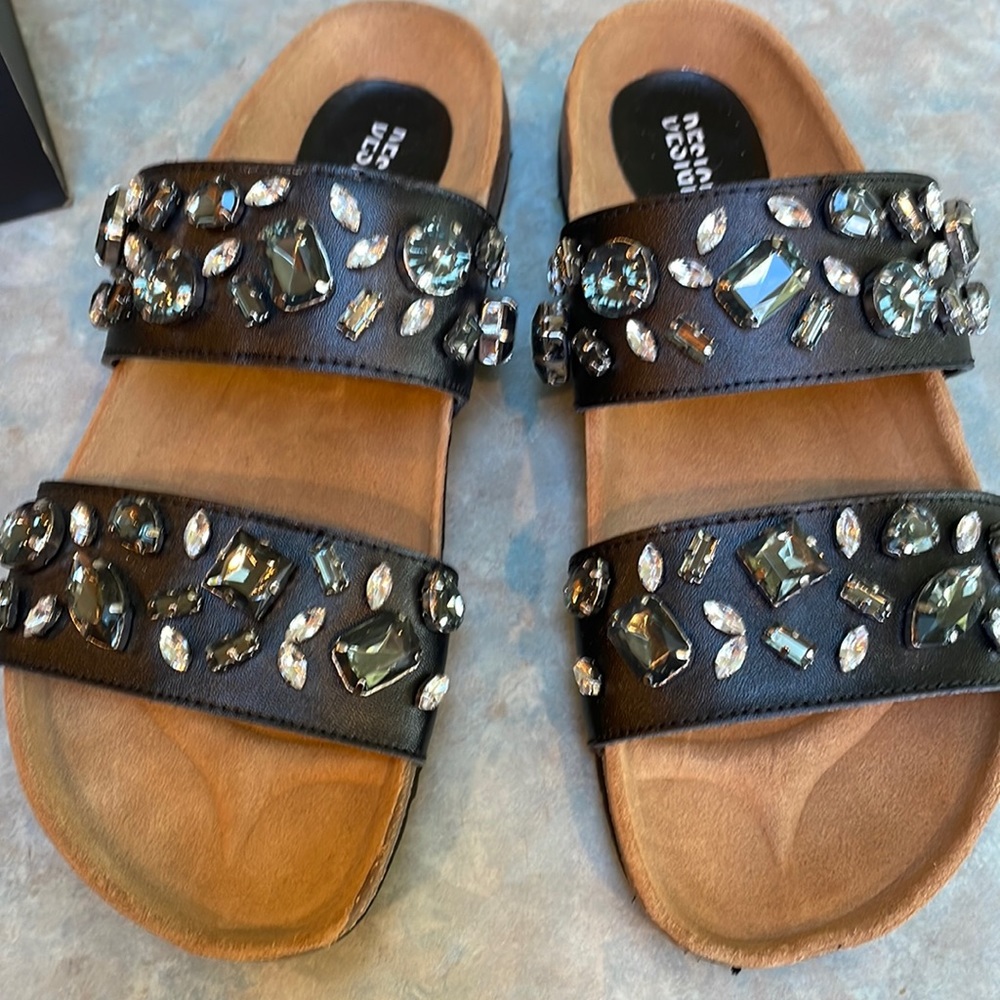 Design Lab black slides ( sz 7.5)